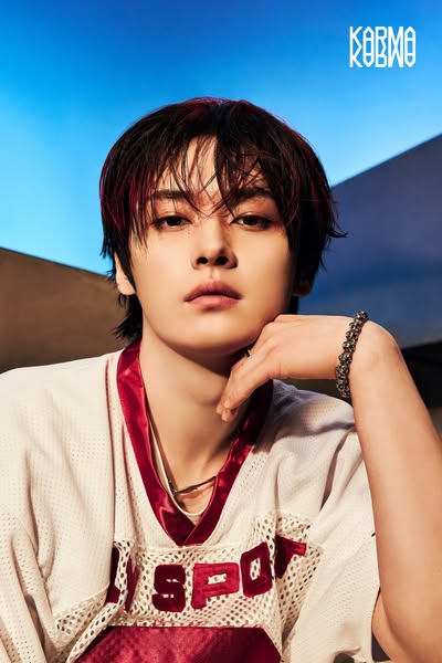Lee Know (Stray Kids)